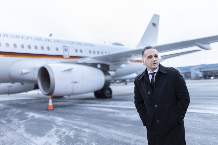 Heiko Maas, geschaeftsfuehrender Bundesaussenminister, aufgenommen vor Rueckflug nach Berlin nach dem OSZE-Ministertreffen in Stockholm, 02.12.2021. Copyright: