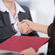 handschlag nach dem bewerbungsgespräch