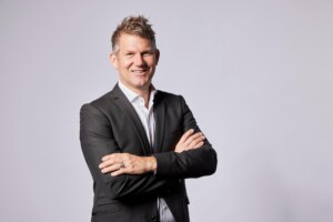 Porträt: Hans Gabbe (Senior Vice President Sports Rights & Commercialization)
+++ Die Verwendung des sendungsbezogenen Materials ist nur mit dem Hinweis und Verlinkung auf RTL+ gestattet. +++
